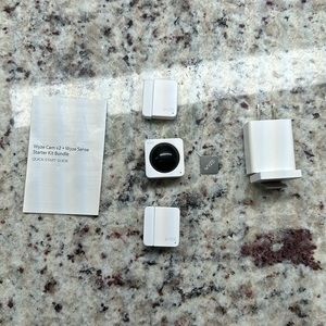 Wyze Sense Starter Kit Bundle - No Camera, pamphlet for reference…